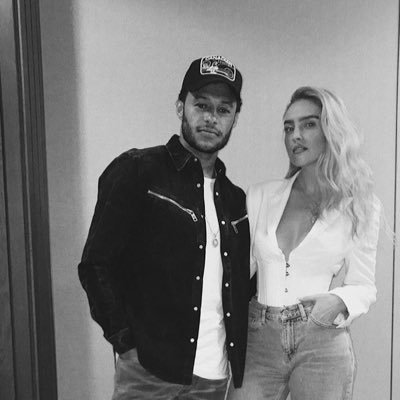 snsetbvld's profile picture. running with the same wolves