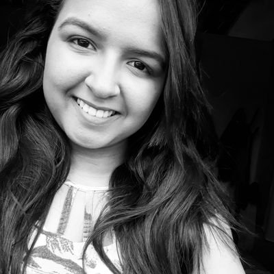 Sou pequena e incapaz, mas o Dono do universo mora em mim. ❤️