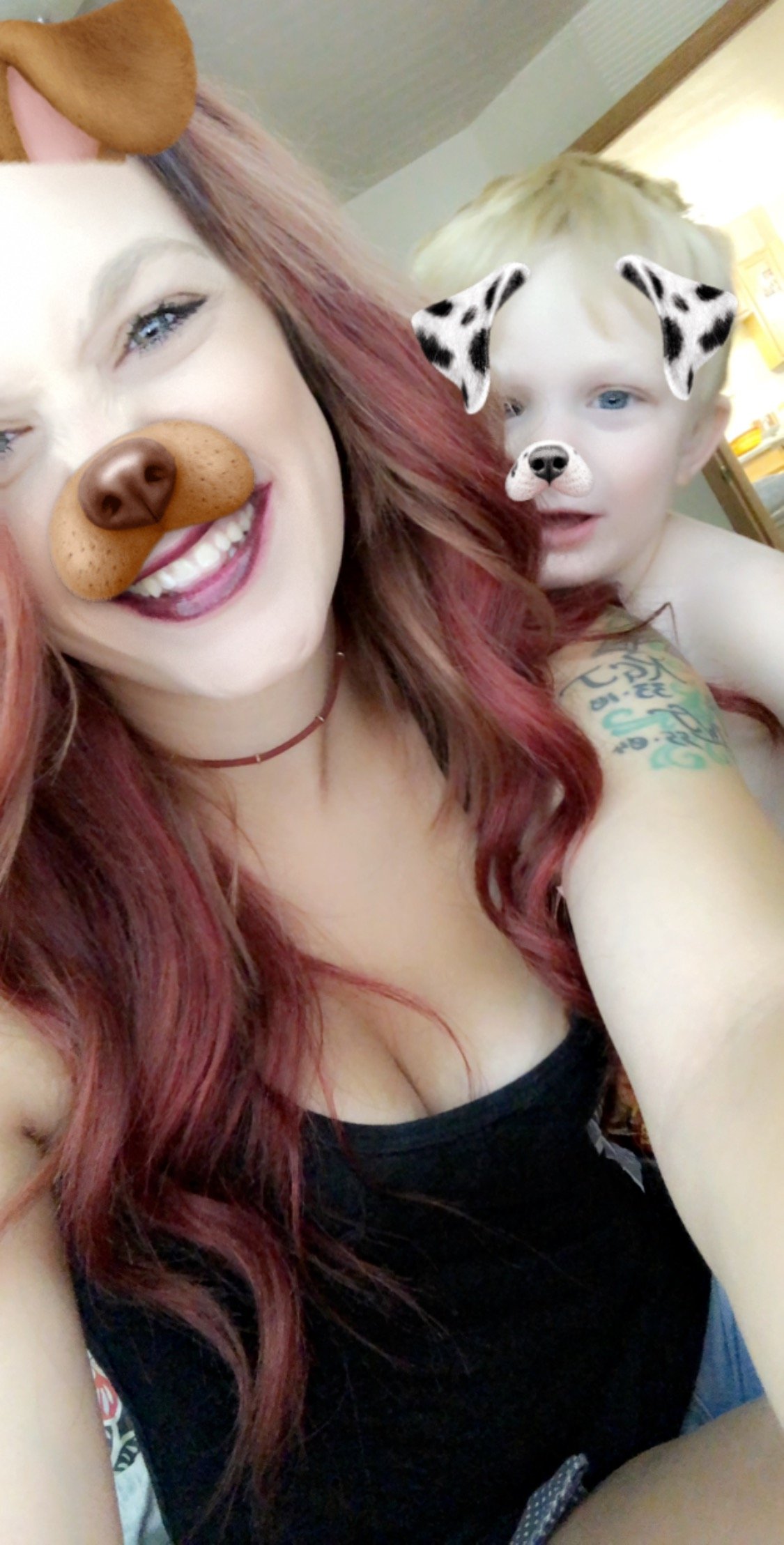 I am a mom to two kids that I love very much ! I'm a strong hearted women an don't care what you have to say to me I am who I am an I love it :)