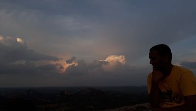 Madan12056512's profile picture. MBBS 
medical lines where dead👻 teaches where living 💓