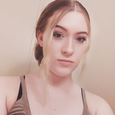 Tessalaurene23's profile picture. 