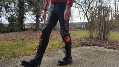 German gay (addicted to heavy metal!) Likes: biker, rubber, leather, boots, skinheads, punks, skintight jeans…