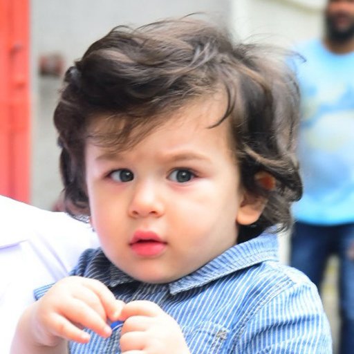 #Kareena Kapoor Khan and #SaifAliKhan's Chote #Nawab

100% follow back .. opportunity