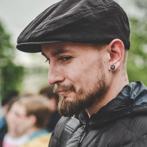 ''Prawicowy populizm i liberalizm są ze sobą dialektycznie związane, więc pompowanie jednego, z konieczności wzmacnia drugie''

Tylko radykalne opinie.