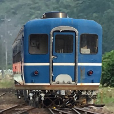 長距離列車（寝台特急など）に乗るのが好きな鉄道ゥぉヲタク!+航空（旅客機）マニア+合唱オタクです。国鉄型と平成初期の車両が特に好きです。