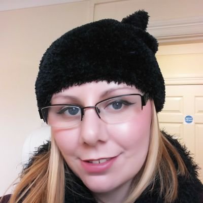 📚🖋️ Freelance Proofreader and editor. 🦉Ravenclaw. Part way through my MA in English Language and Applied Linguistics. Serial reader. *Website LIVE!*