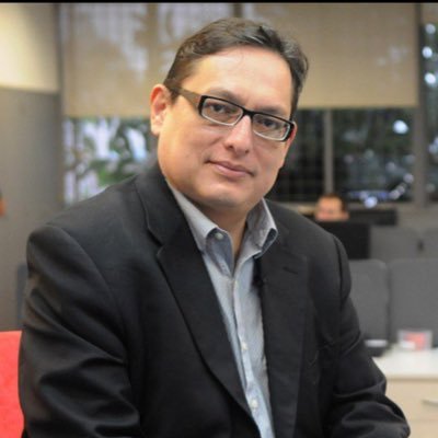 Abogado. Postgrados en Derecho Constitucional/Derecho Administrativo/Ciencia Política. Fellow CDDRL-Stanford University. Fue Profesor en UCAB, UMA, UNIMET y UCV