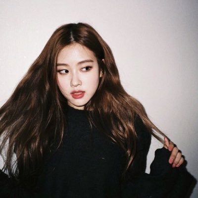 scodlario's profile picture. hi.