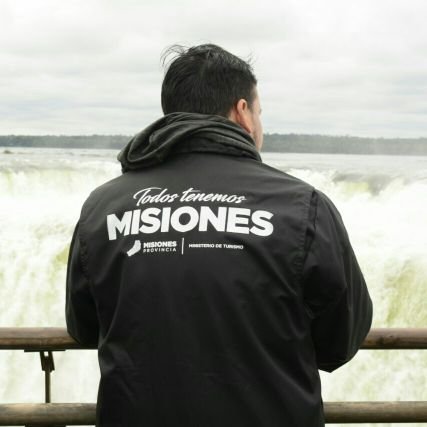 🎓 Analista de Sistemas 💻

💼 Ministerio de Turismo de Misiones

⚽ River Plate ❤

♎ Libra

🌆 Coleccionista de atardeceres