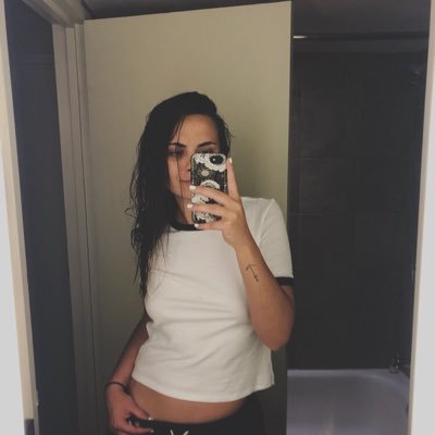 swaagnes's profile picture. strategic hot mess