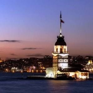 Her konudan biraz biraz.Kimseyi kırmadan, hakaret etmeden.Ama cesurca.