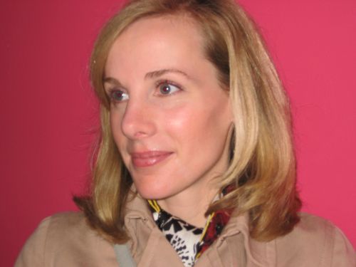 emmacr's profile picture. loves foxes, works in book publishing @_secondstory