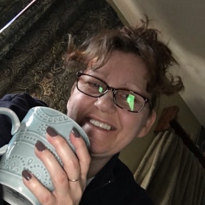 MikulaVanessa's profile picture. I'm way to loud, I LOVE candy and I hate Injustice 😤