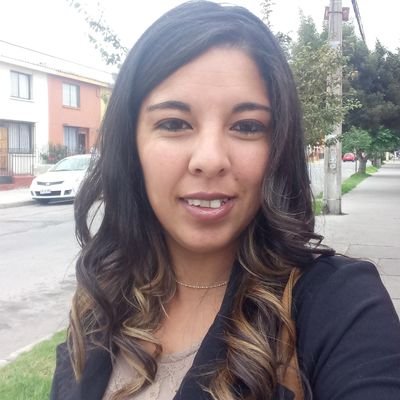 Señorita, madre, amiga, hermana, RR. PP, dueña de casa y una simple mujer enamorada de mi mundo. Eso.. eso soy yo!!