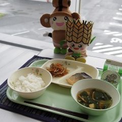 KyuushokuTw's profile picture. 真面目、時々ゆる～く・・・つぶやきます。
みんなの給食に関するいろんな情報を、親しみやすい表現で気持ちを込めて発信します！
なお、Ⅹ上で個別にいただいたご意見等につきましては、原則としてお答えしておりませんので、ご了承ください。