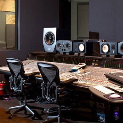 Do you need your music mixed and mastered? Hit my Dm📥