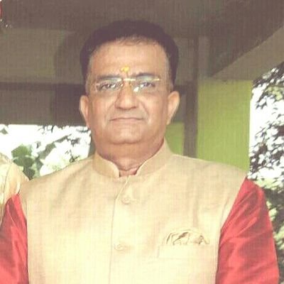 Neerajdhamija3's profile picture. लफ़्ज़ों के भी ज़ायके होते हैं... 
परोसने से पहले चख भी लेना चाहिए