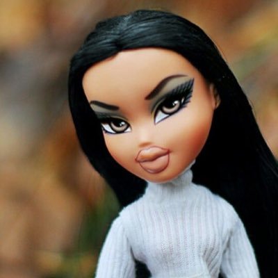 almsee_'s profile picture. I don't wear my heart on my sleeve, it's on a solid silver chain hung around my neck ✨