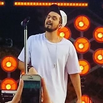 O teu sorriso me desmonta por  inteiro @LuanSantana ∞