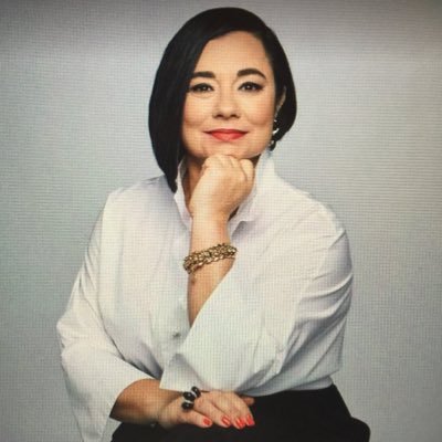 analuengoromero's profile picture. Emmy®️ Award winner anchor and producer | Documentarist | Writer | Podcast host | On-Air Talent