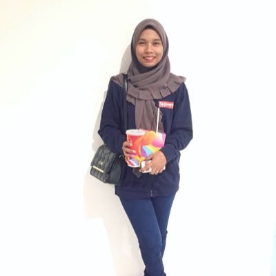 khnisaaaaa's profile picture. Belajar kejar masa depan bukan kenangan 🍂