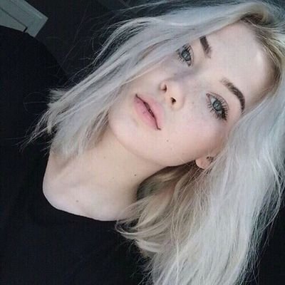 ↳ вlαιr мαхιмoғғ › dαυɢнтer oғ pιeтro мαхιмoғғ /❥ тнe ιɴнυмαɴѕ' lιттle prιɴceѕѕ.