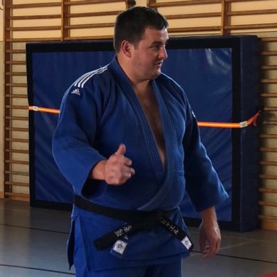 Jedem Menschen, dem du Vertrauen schenkst, drückst du ein Schwert in die Hand, mit dem er dich verteidigen oder vernichten kann. #Judo #Trainer #Urlaub #Reisen