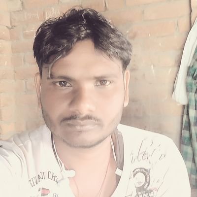 तुम मेरी कभी थीं ही नही,
फ़िर भी तुम्हें खोने से डरता रहा....