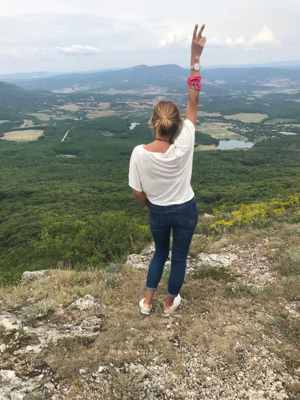 PolinaCom's profile picture.