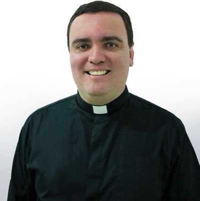 Vigário Paroquial da Catedral São Francisco das Chagas e Assistente eclesiástico da RCC na Diocese de Taubaté.