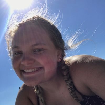 alyssaastanton's profile picture. 