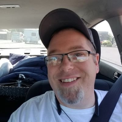 Dad with 3 kids and married. Love my life, no matter how insane it is.