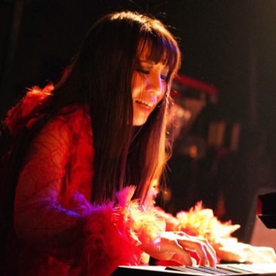 meiyamauchi's profile picture. WaterGarden というバンドで2014年フランスムゼアレコードよりCDリリースしました。現在はPrimavera, Silver Wingsで活動する鍵盤奏者です。サポート演奏、作曲、アレンジもいたします。お仕事、レッスンのご依頼はDMで承ります。レガート音楽教室主宰 ピティナ指導会員