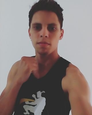 leocarlosjr001's profile picture. O homem se diz sapiens, más o que mais lhe parece faltar é sapiência.