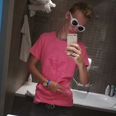 zdenekkoca11's profile picture. Guitar player, Moto
Metallica
23.12.2016