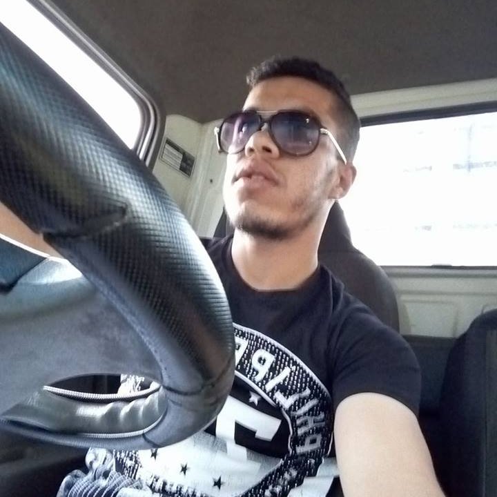 الله ربي ___محمد قدوتي ____الاسلام ديني
أحب اصدقائي عائلتي احبتي
ولا اكترث لمن يتجاهلني ____هكذا انا