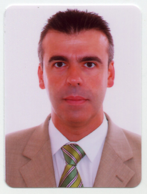 toniramosasin's profile picture. Lo que esperas oír o lo que tengo que decirte?.Cuerda al reloj de la vida. Rienda suelta y pierna a la imaginación. Si dudas se va la vida, vívelo!