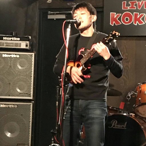レンゲーズというバンド(@rengesrenges)でドラムを担当しています。