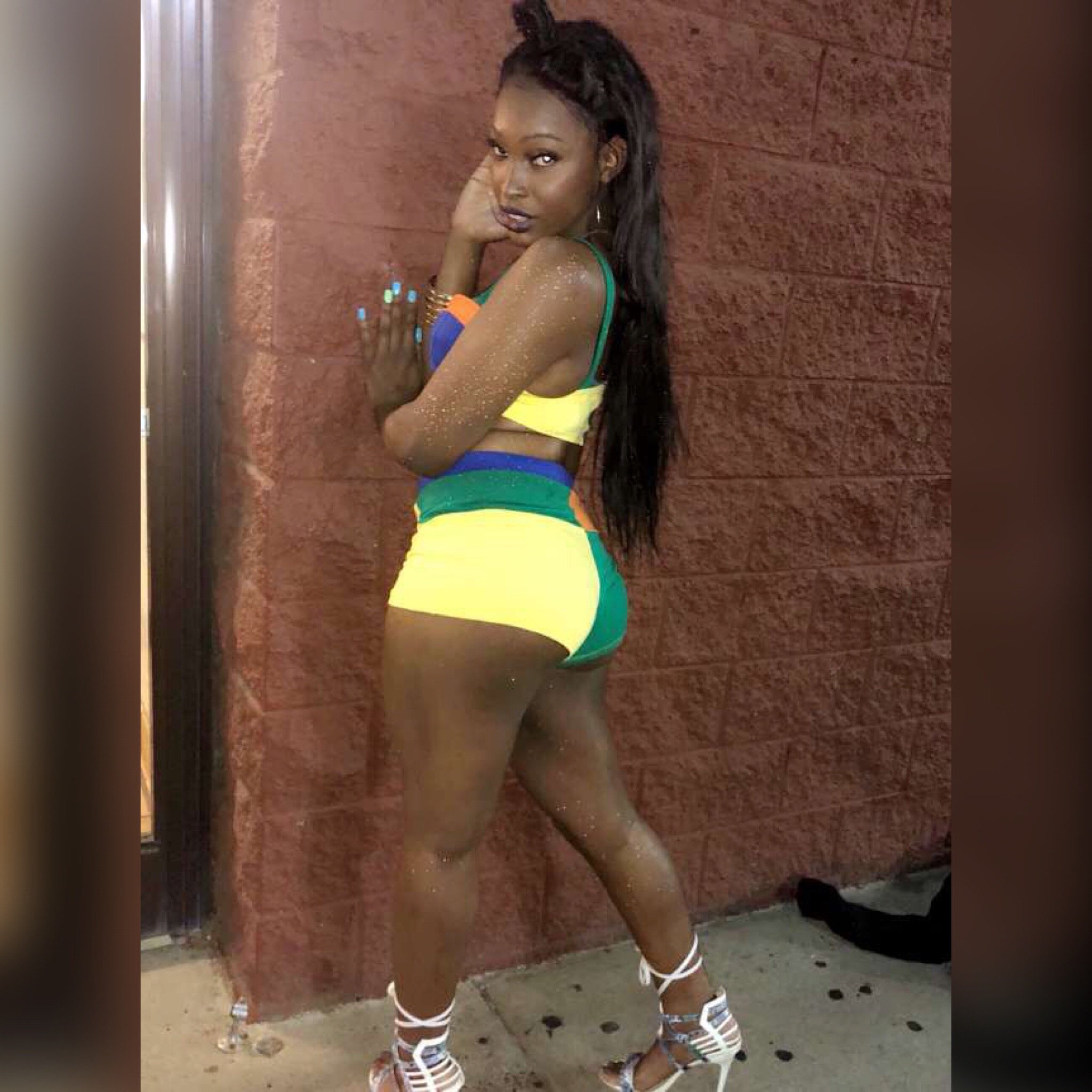 20 years young🍭 • Melanin Goddess 🍯🍫• Southern Bell👒• Haitian Princess 🇭🇹 • Transgender 🦄🌈