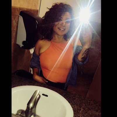 CassyLuv1422's profile picture. “ I only want you when I’m lonely.. on late night... on a Friday wit some High Grade” 🍁🔥 #rayblk #chillout