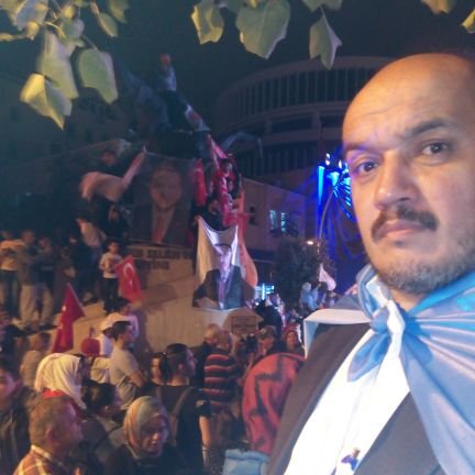 'Ha Mim La Yunsaruun.!'.
'festakim kema ümirte.!'.
'İnsanı Yaşat ki Devlet Yaşasın.!'