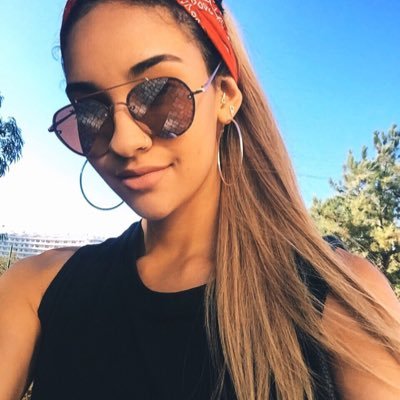 isabelle22345's profile picture. 