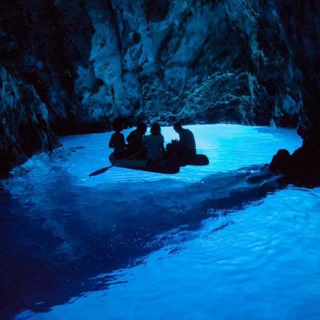 • Speed boat tours from Split 
• Blue cave & 5 islands tour 
• Private tours and transfers
bluecavecroatia@hotmail.com