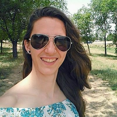 MoniLandMV's profile picture. • Realizadora Audiovisual •Tus miradas te delatan • La vie est (b)elle • 🏳️‍🌈 •