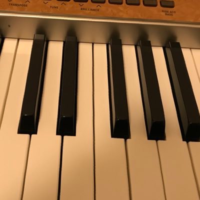 音楽関連のアカウントです。nanaで歌ったり、動画あげたりしています。よかったら是非聴いていってください。フォローも大歓迎(*´∇｀*)よろしくお願いします！無言フォローしますが、ご容赦願います… #nana民と繋がりたい