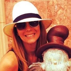 Agent, thought-leader follower, JD, Jayhawk. Often found at kids' basket/foot/base/volley ball games. I run, play volleyball, read, & make a mean guacamole.