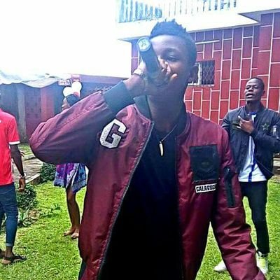 Je suis un artiste rappeur auteur compositeur