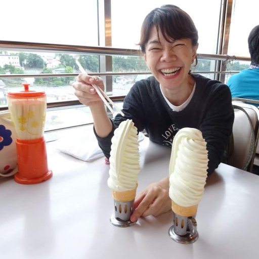 NPO法人マドレボニータ認定産後セルフケアインストラクターです。吉祥寺、池袋、赤羽で、産後&妊婦ケア教室開催。朝活バランスボール部顧問。4子(19,15,11,8歳)の母。産後うつ・乳がんサバイバー。