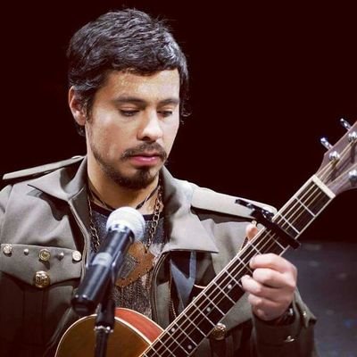 Cancionista & Creativo.
MBA Digital Mkt, IED, Madrid.
Letra y Voz de Bolina sin Parné.
Escucha nuestros 3 álbumes en Spotify 👇