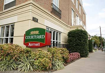 Whether you're traveling for business or pleasure, you'll love the modern look and smart design of our Charlottesville Courtyard hotel.